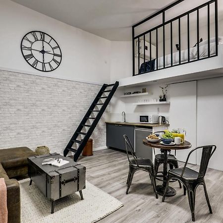 Modern French Studio In Paris Apartment ภายนอก รูปภาพ
