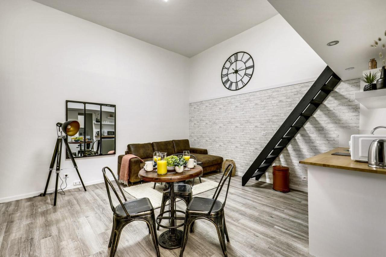 Modern French Studio In Paris Apartment ภายนอก รูปภาพ